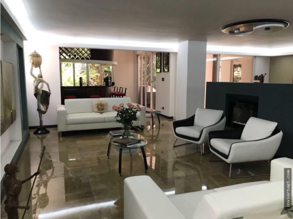 Casa de 4 niveles en venta