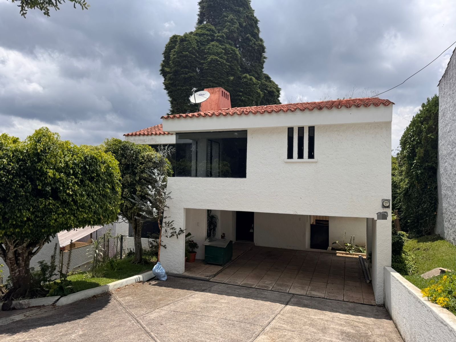 Casa en venta de 2 niveles en KM 16.5 CAES