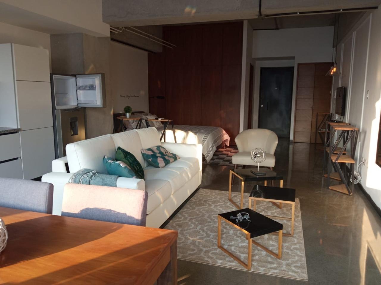 Apartamento en renta amueblado nivel alto en zona 4