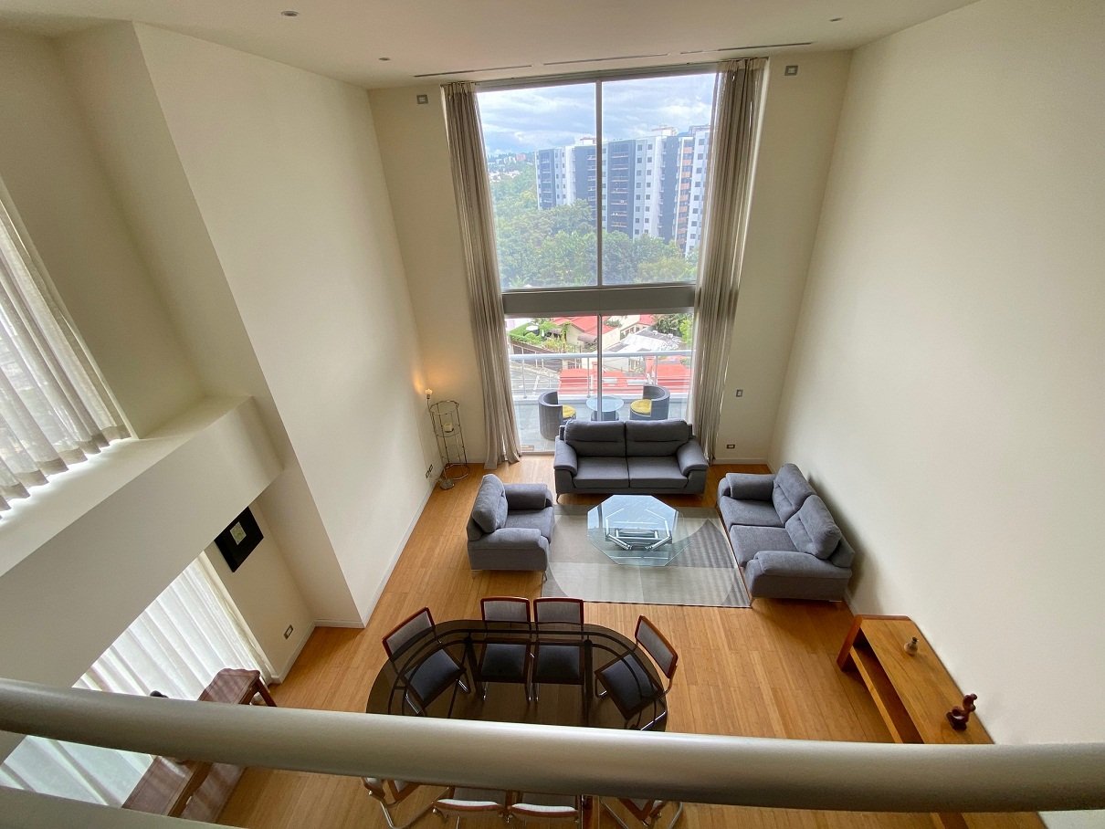 Apartamento en renta de 2 habitaciones nivel medio en zona 10