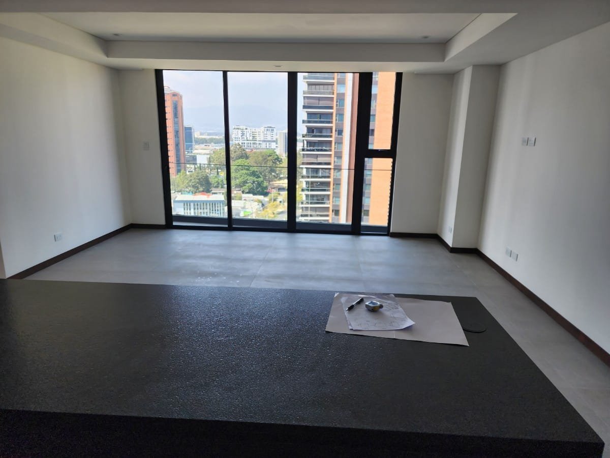 Apartamento en venta de 3 habitaciones en zona 14 con balcon