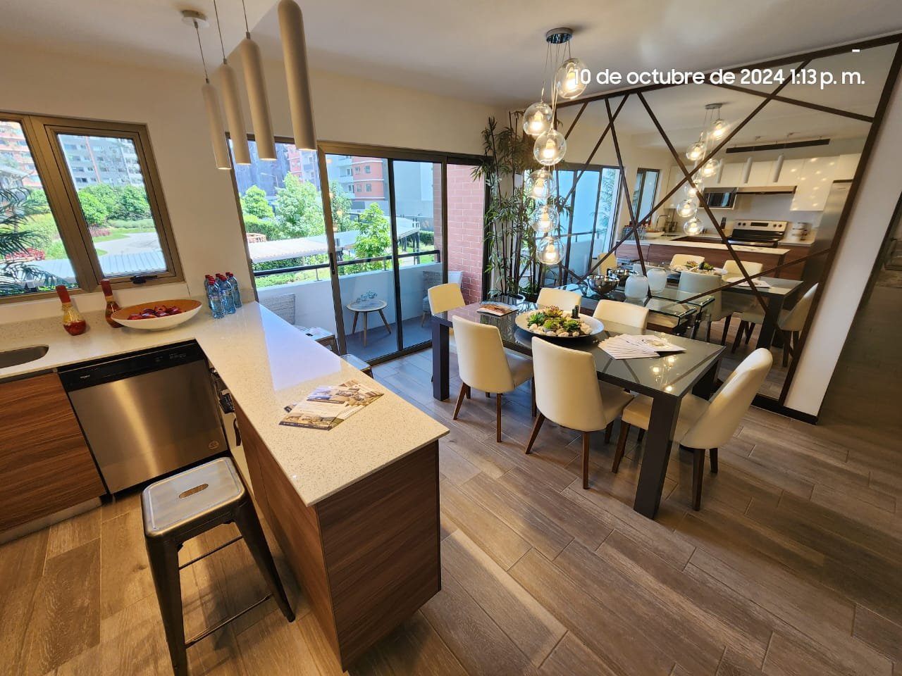 Venta de apartamento con balcon de 3 habitaciones en Zona 14