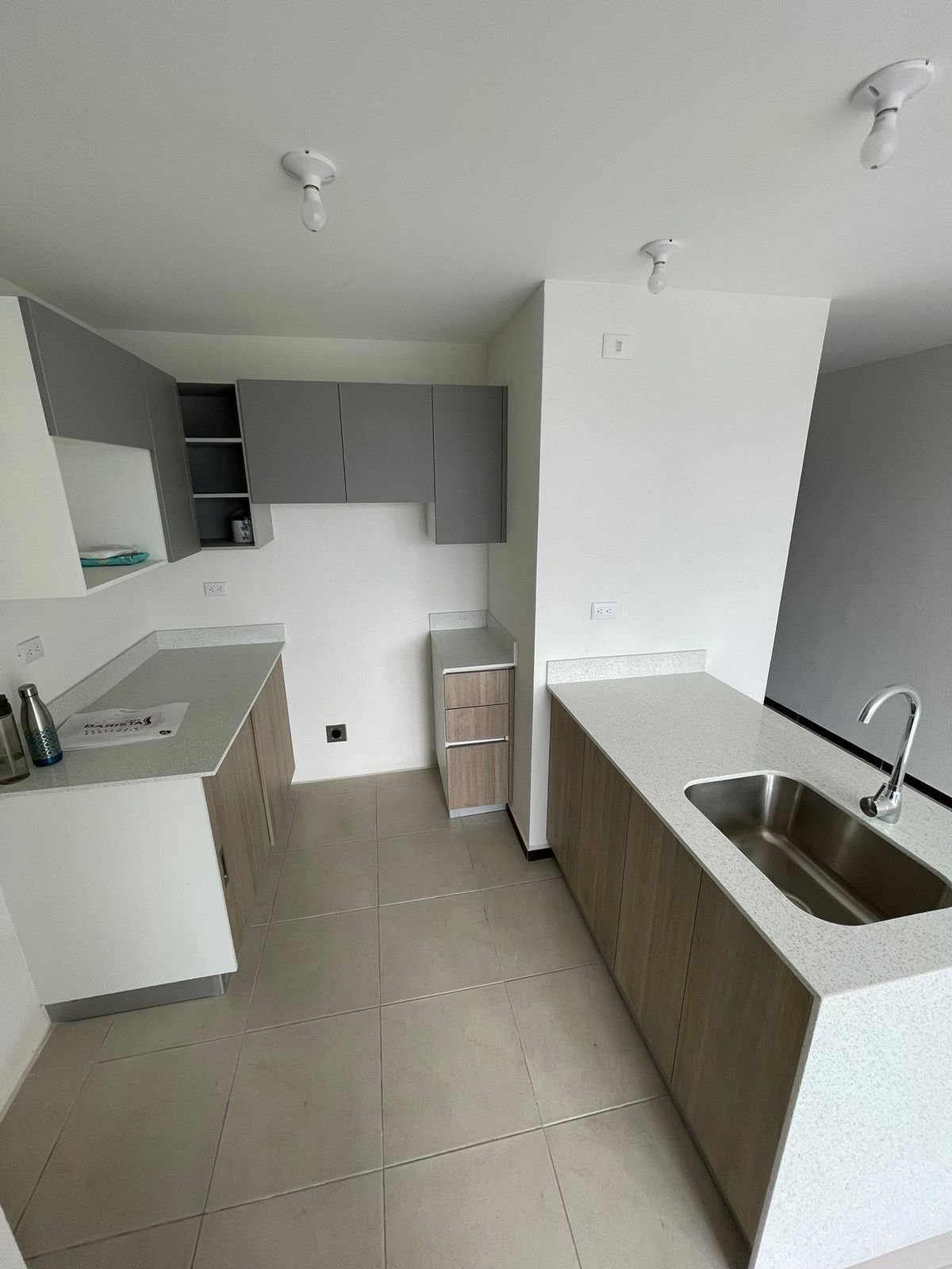 Apartamento en renta de 3 habitaciones nivel alto z11