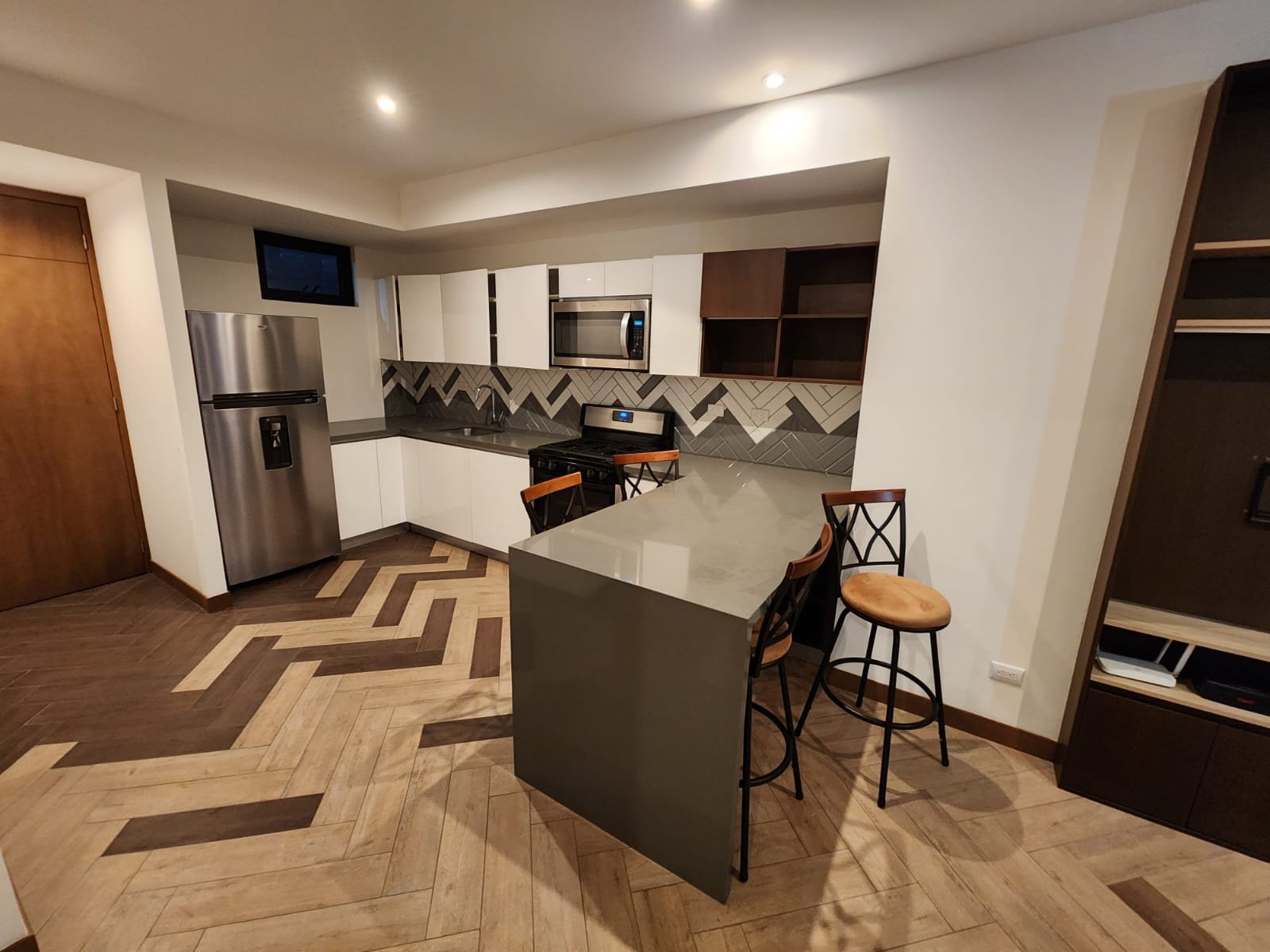 Apartamento con balcon en venta con 2 habitaciones en Z16