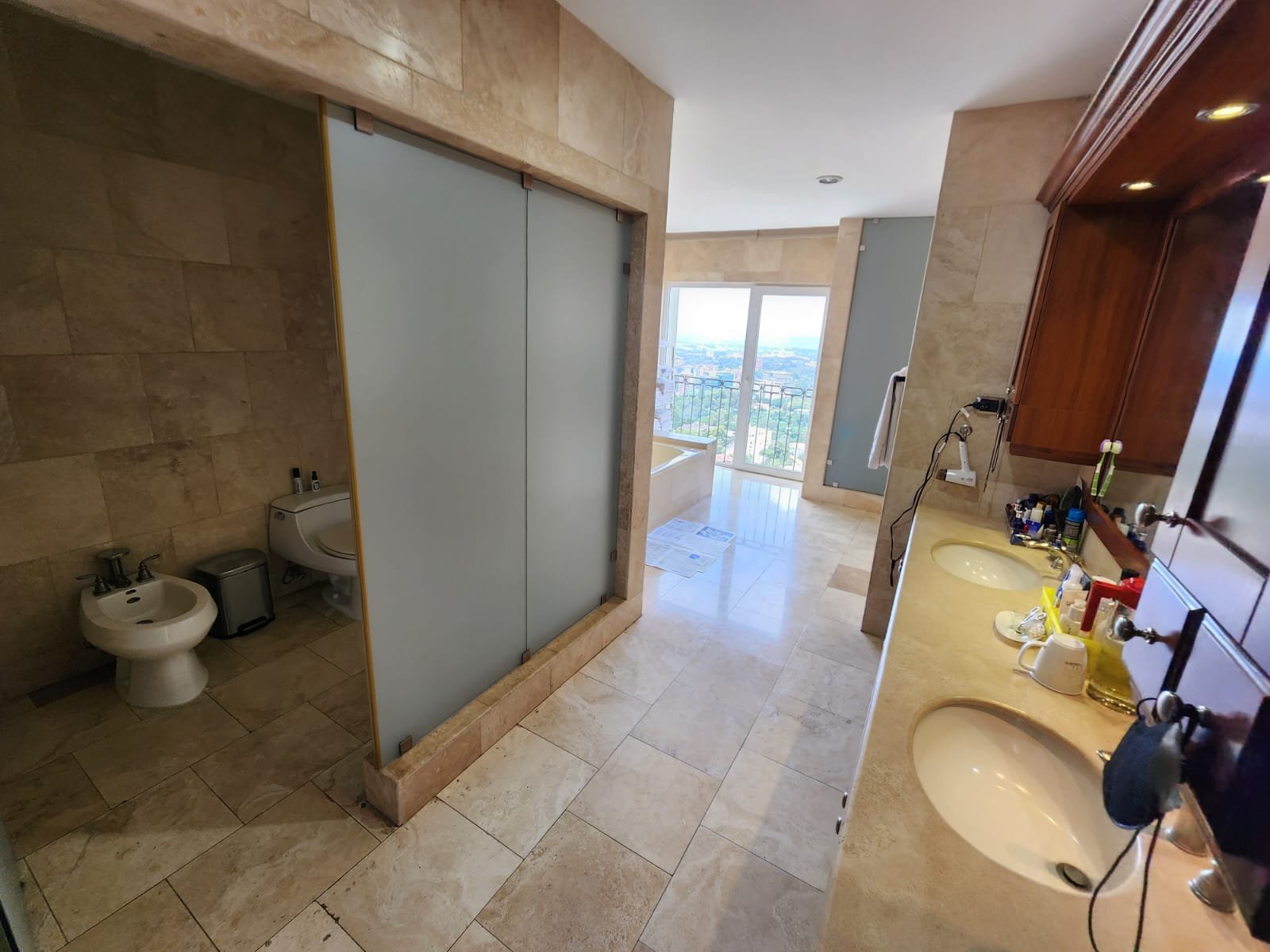 Vendo Penthouse 4 habitaciones Carretera a el Salvador Km9.5