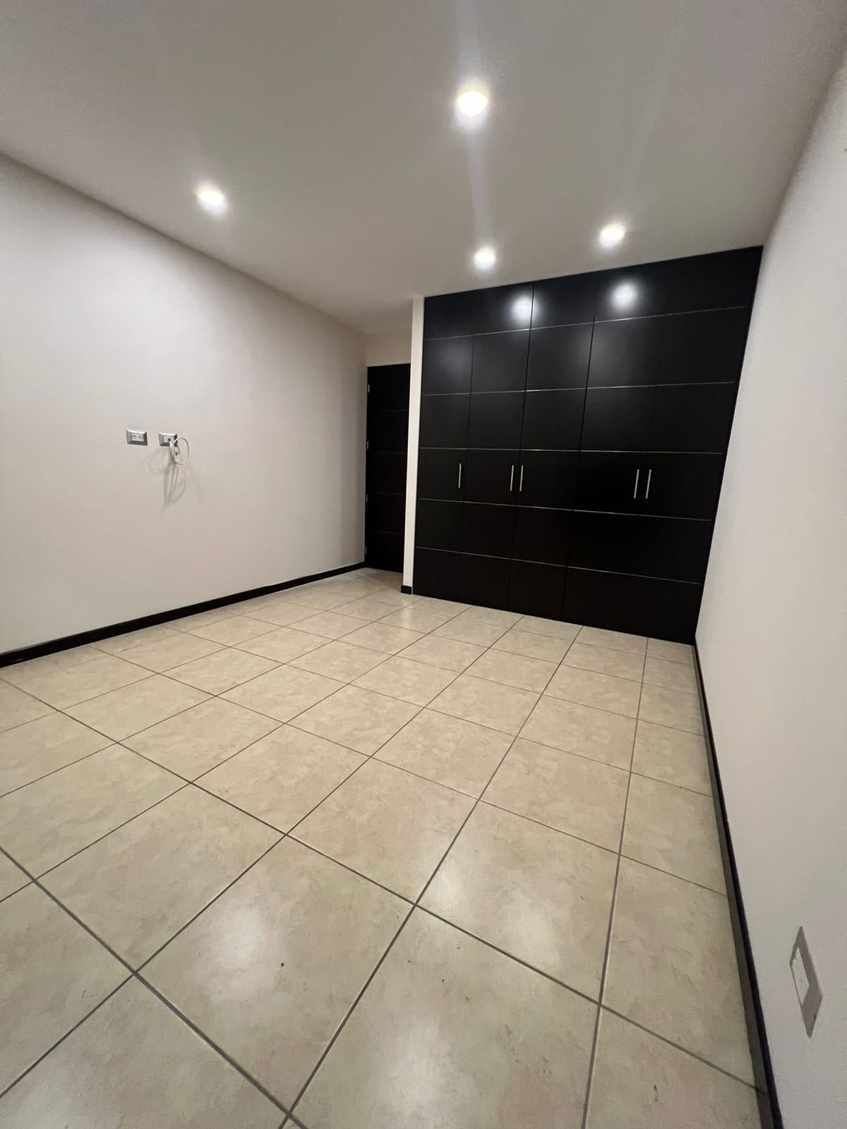 Apartamento en venta 2 habitaciones nivel bajo zona 11