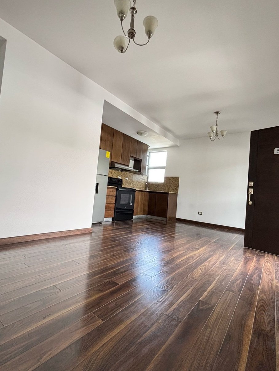 Apartamento nivel alto en renta de 2 habitaciones en zona 16