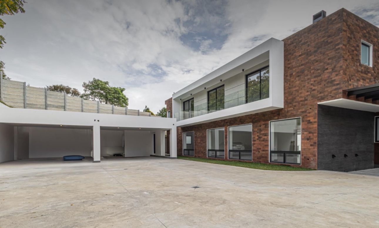 Casa en venta de 5 habitaciones en Carretera a El Salvador