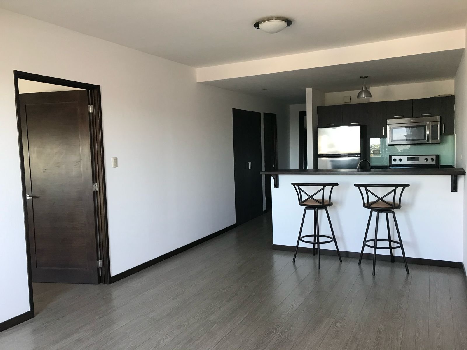 Apartamento en renta de 1 habitación zona 10