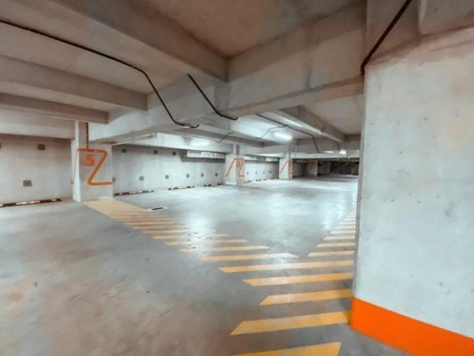 Rento Oficina con bodega en Zona Viva zona 10