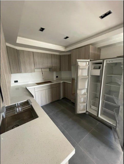 Apartamento en renta de 3 habitaciones en nivel medio Z10