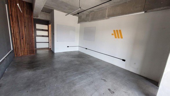 Oficina en venta en zona 9 con acceso desde calle Montúfar