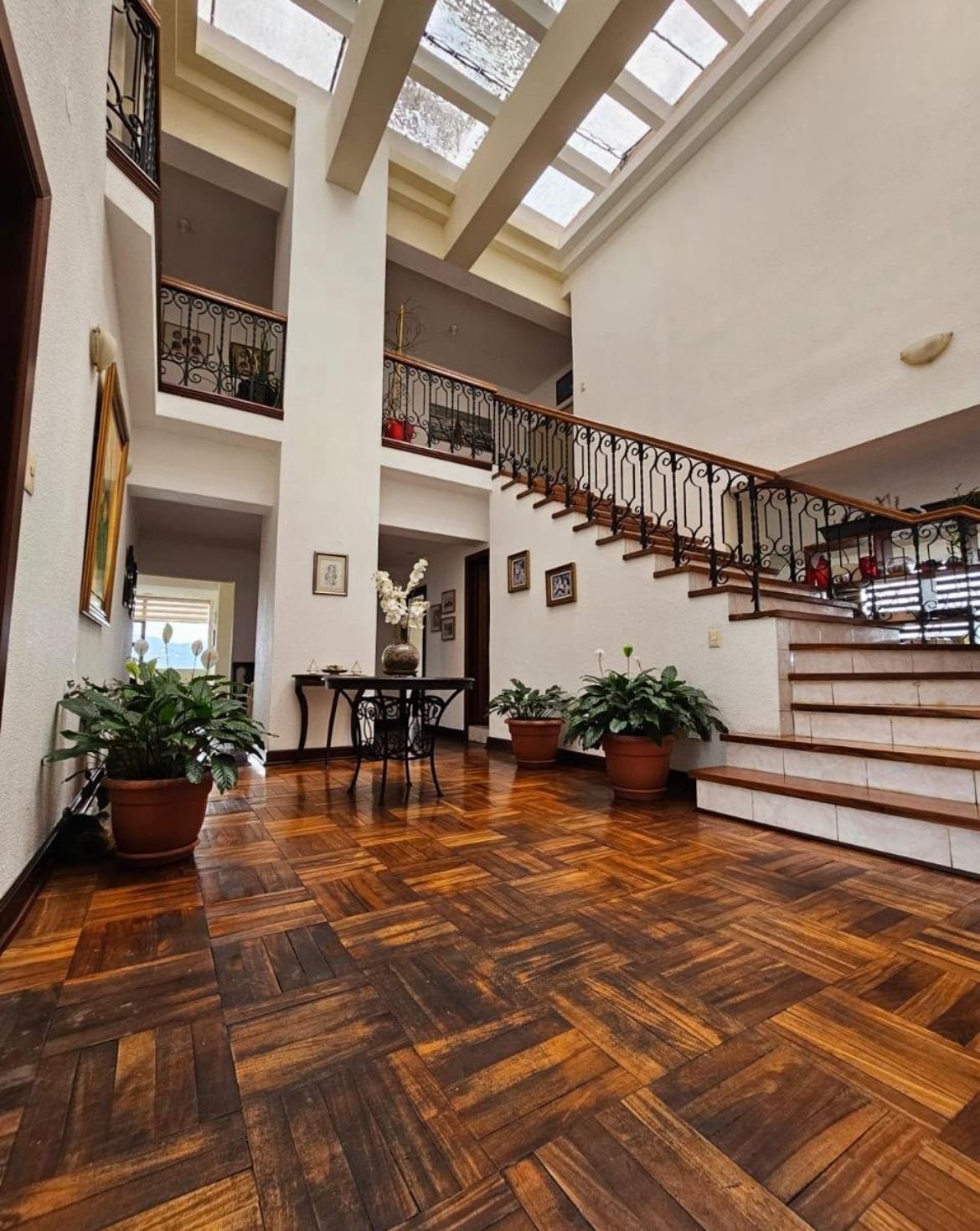 Penthouse en venta de 5 habitaciones con sala familiar en Z14