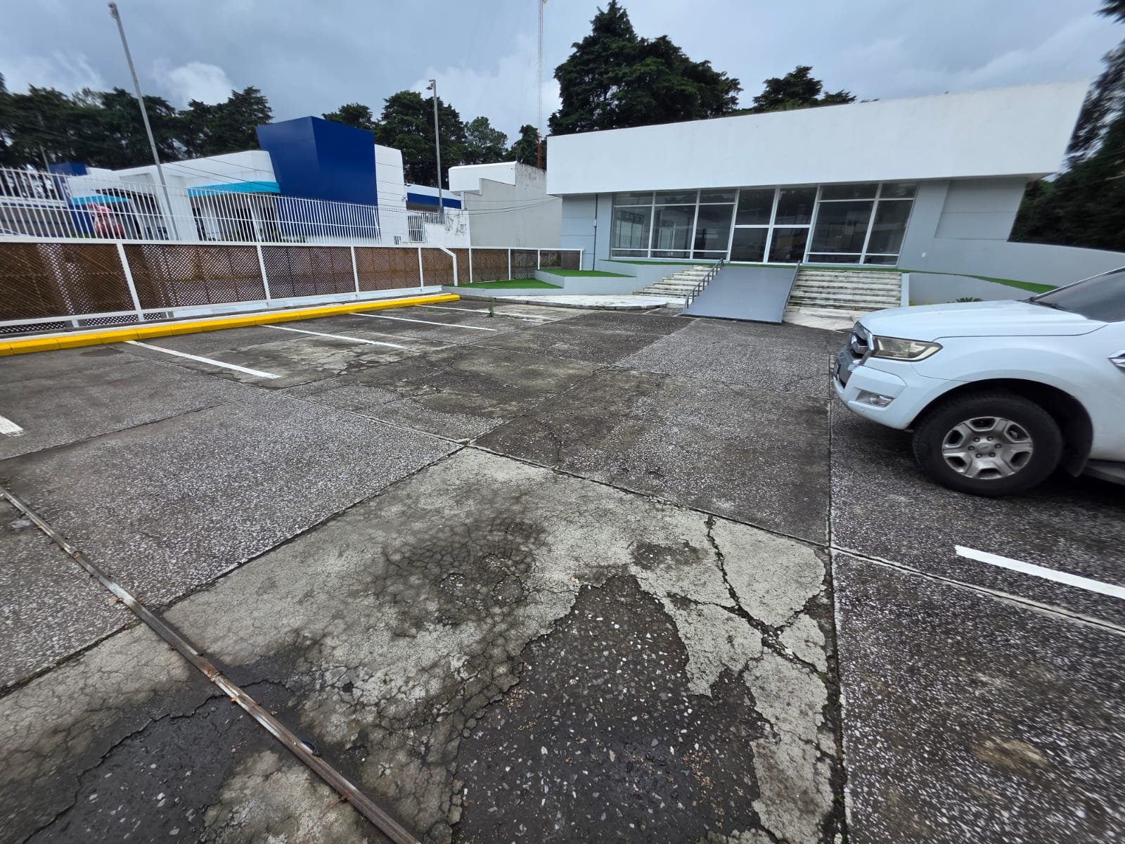 Propiedad en renta ideal para talleres en KM 13.5 CAES