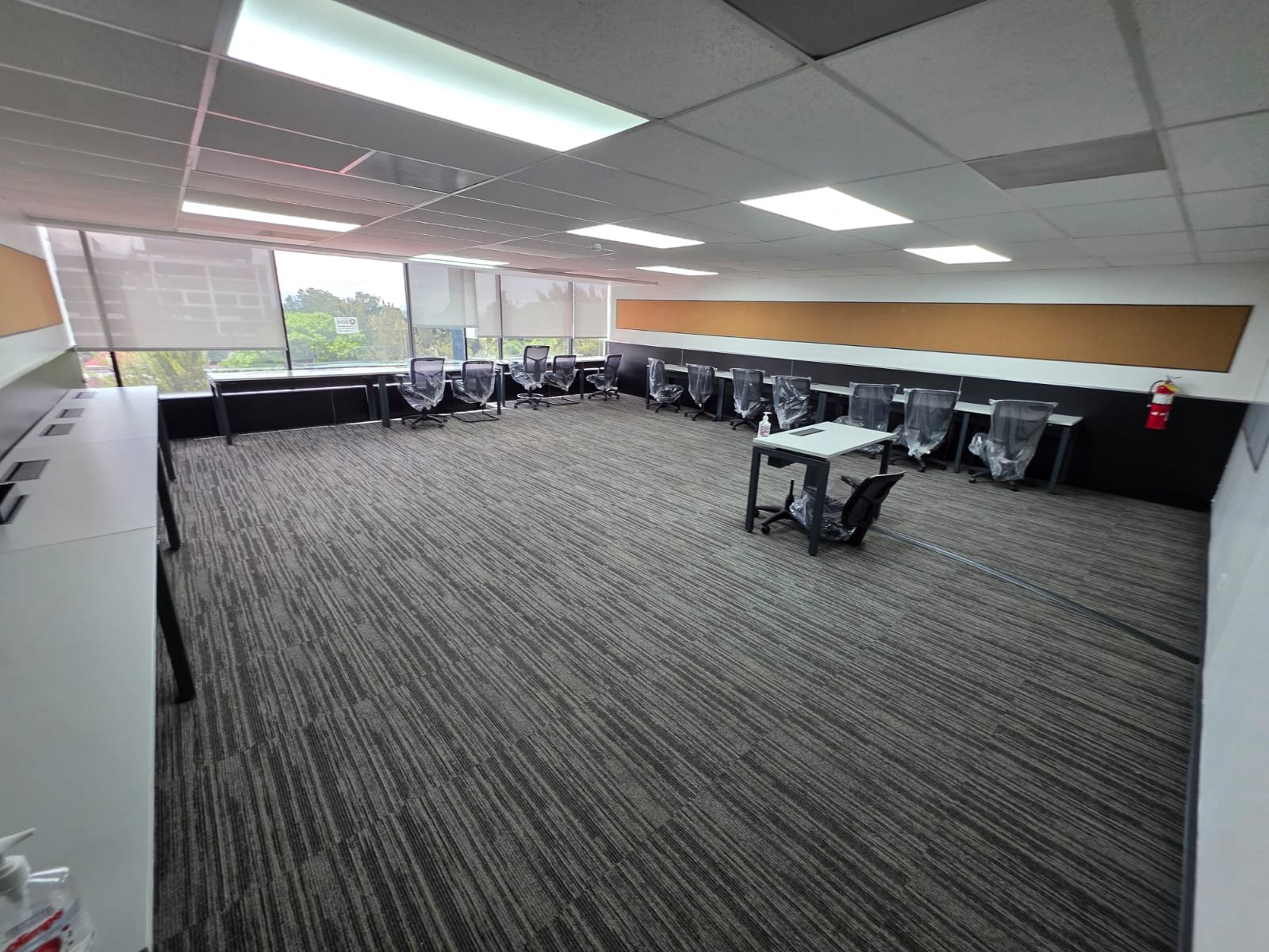 Oficina en renta area céntrica zona 13 ideal para Call Center