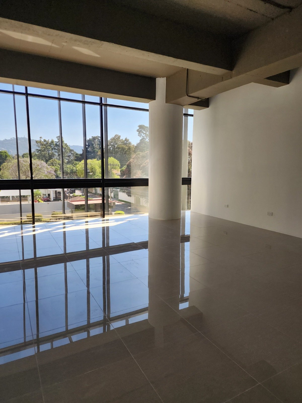 Rento oficina en  Burgo zona 14