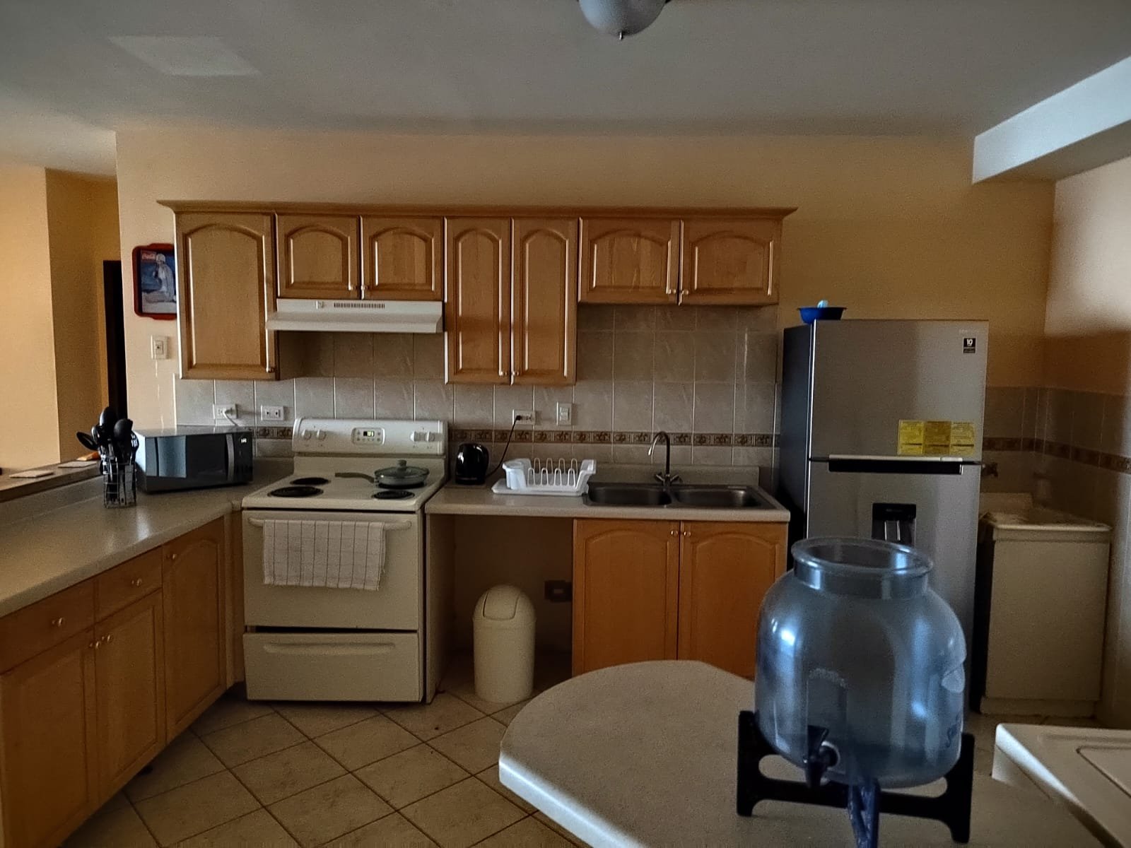 Apartamento amueblado en renta de 2 habitaciones zona 10