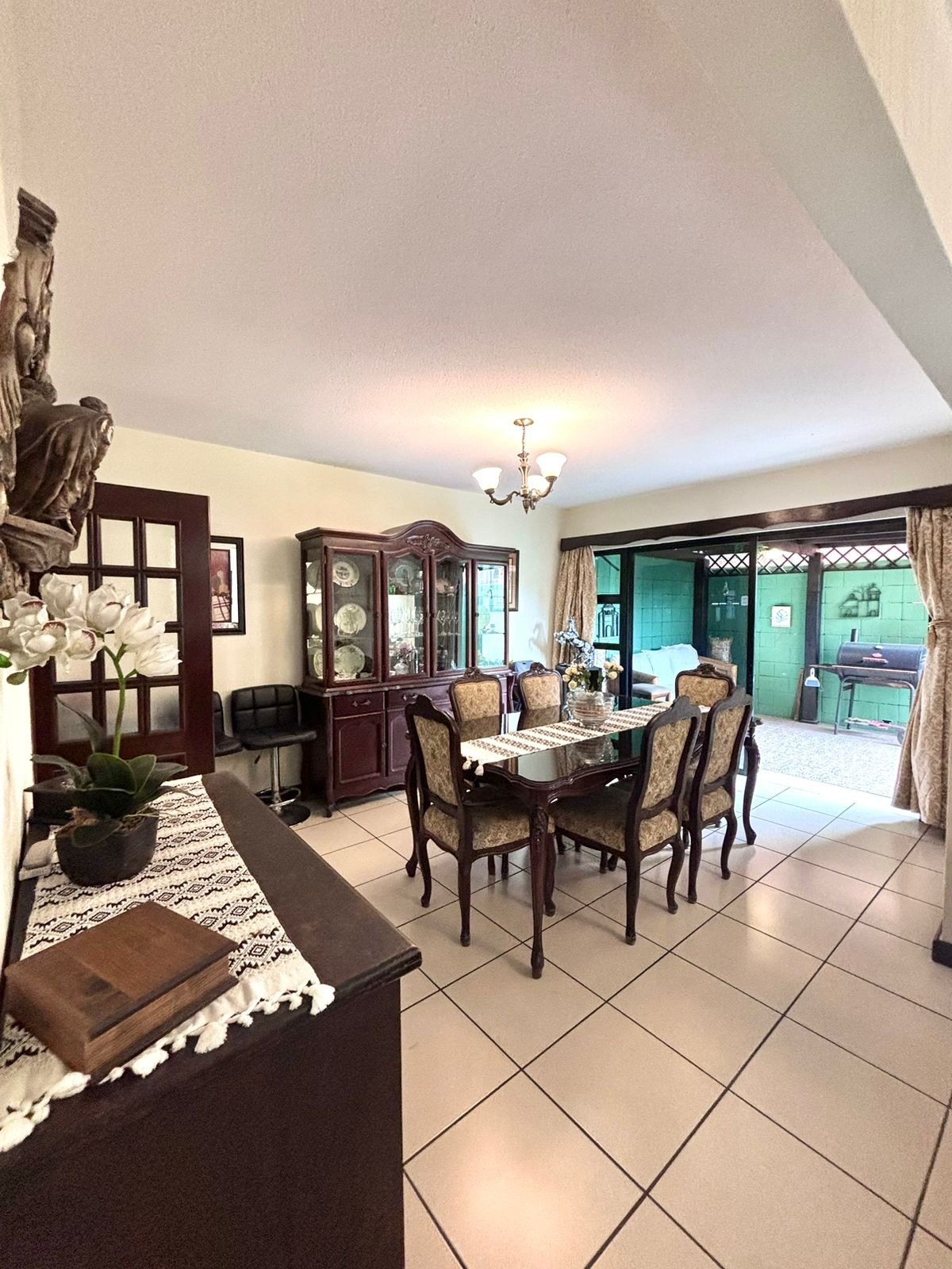 Vendo Casa en Alamedas de San Isidro zona 16