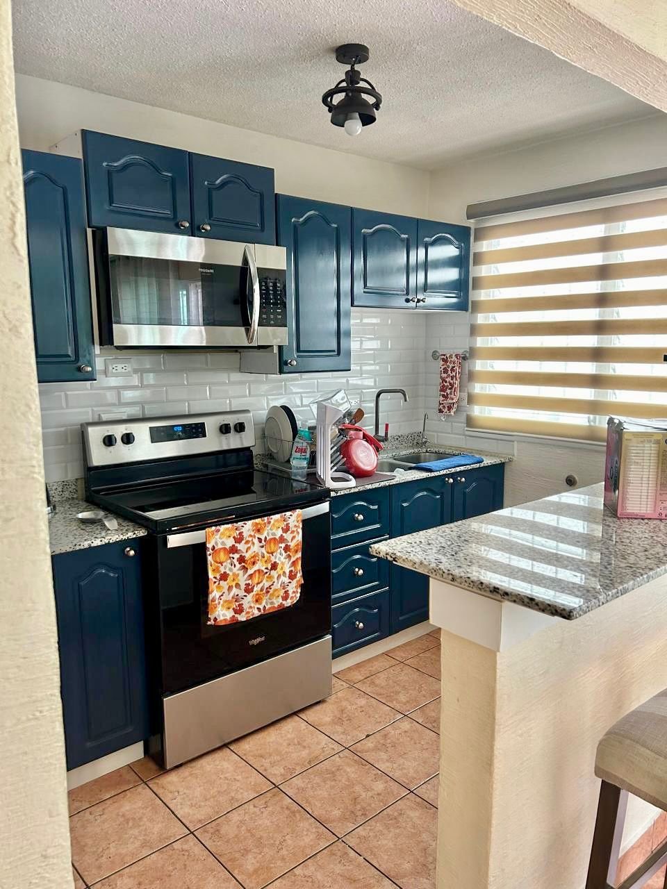 Casa con patio en venta con 3 habitaciones en zona 16