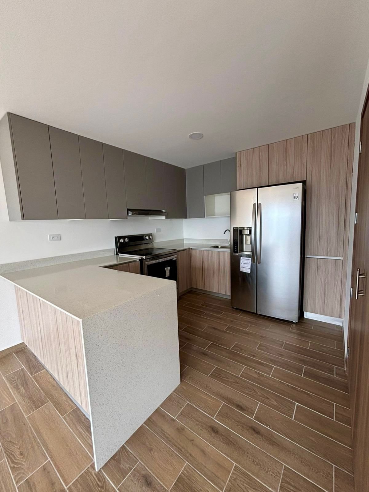 Apartamento en alquiler nivel alto de 3 habitaciones z14