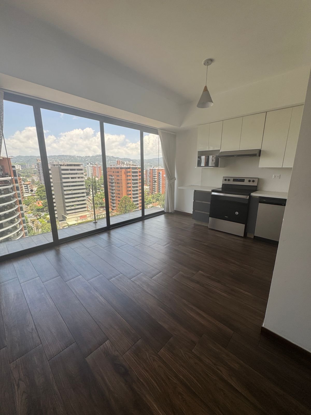 Apartamento en renta de 1 habitación en nivel alto z10