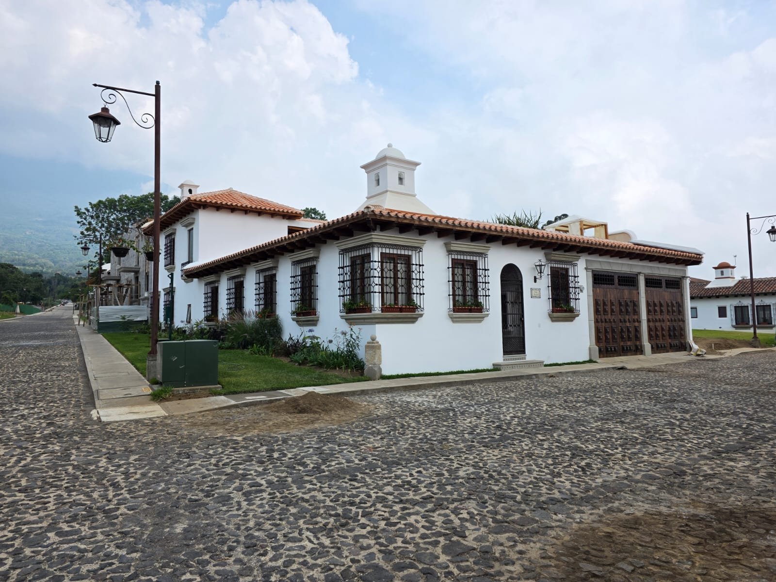 Casa de esquina en venta - Perla en Antigua Guatemala