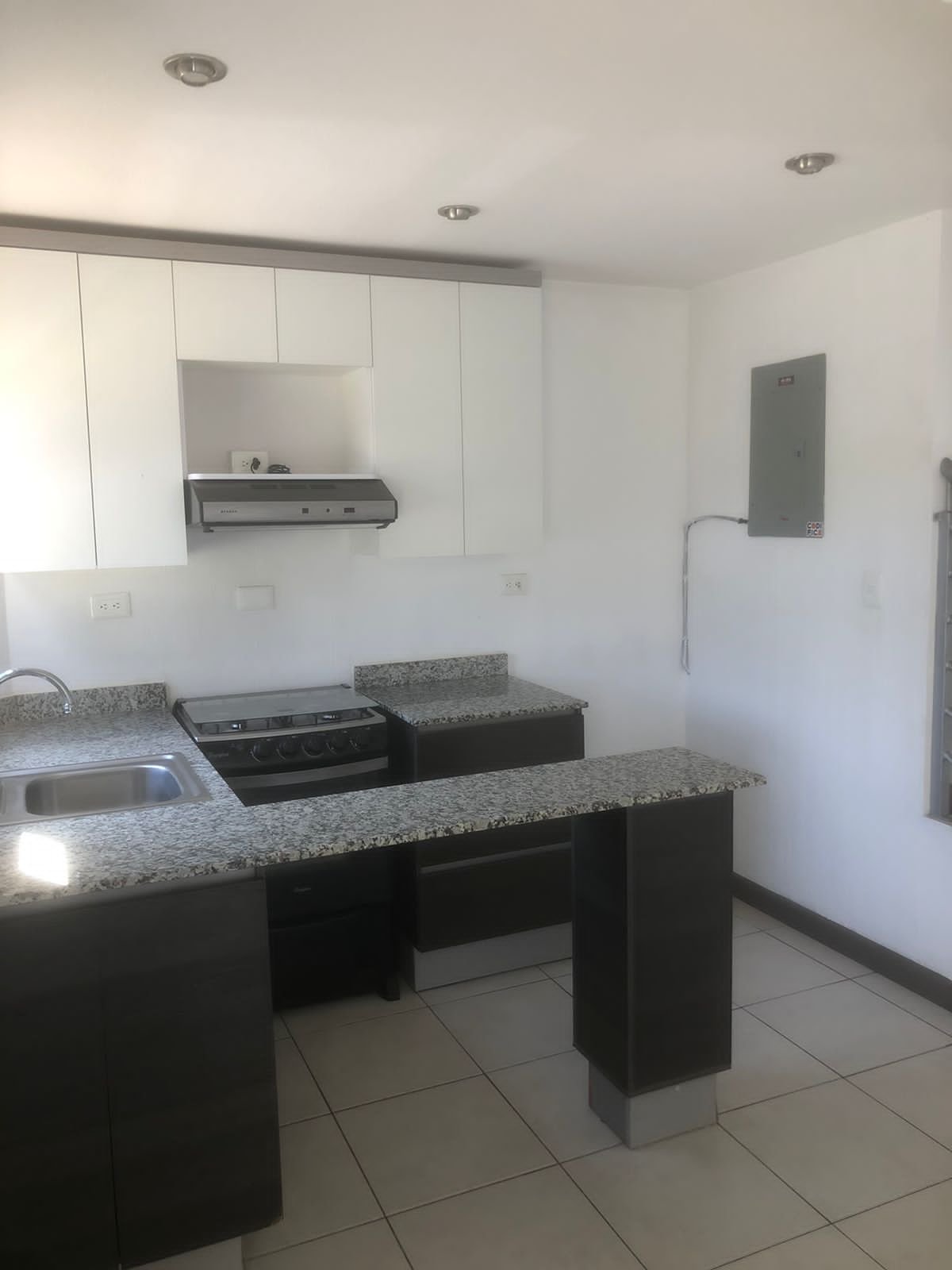 Casa con patio en venta de 3 habitaciones en Km 18.5 CAES