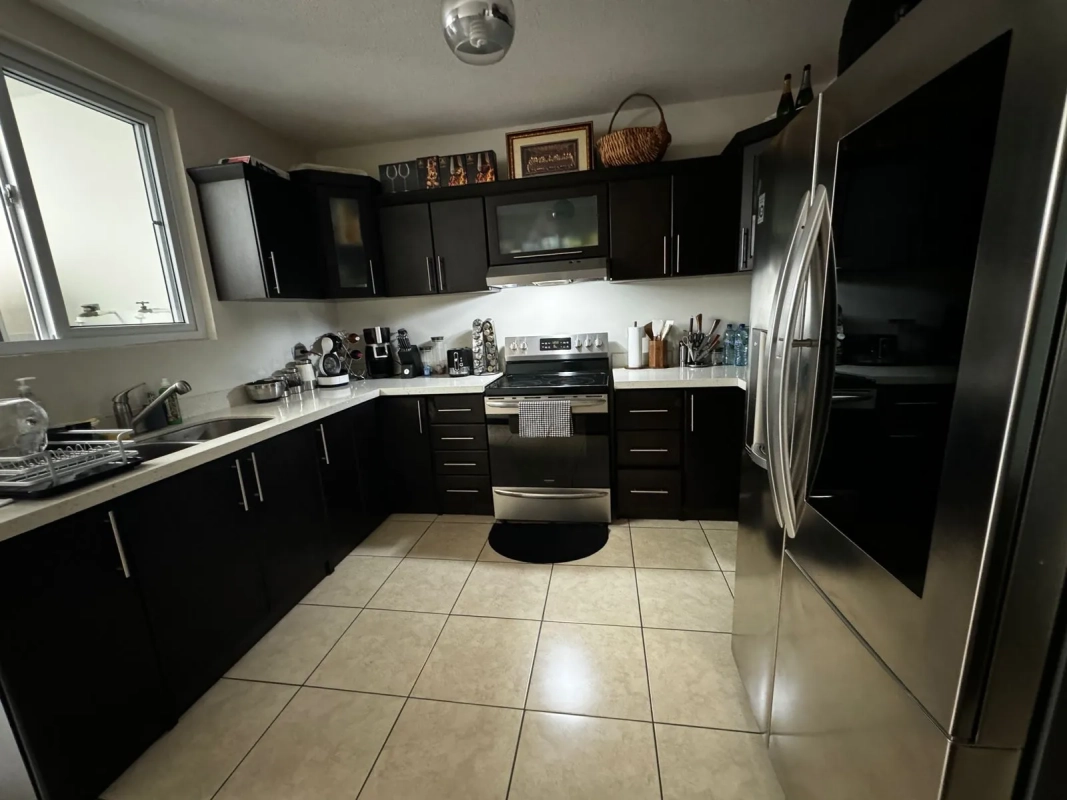 Casa en venta de 3 habitaciones en zona 11
