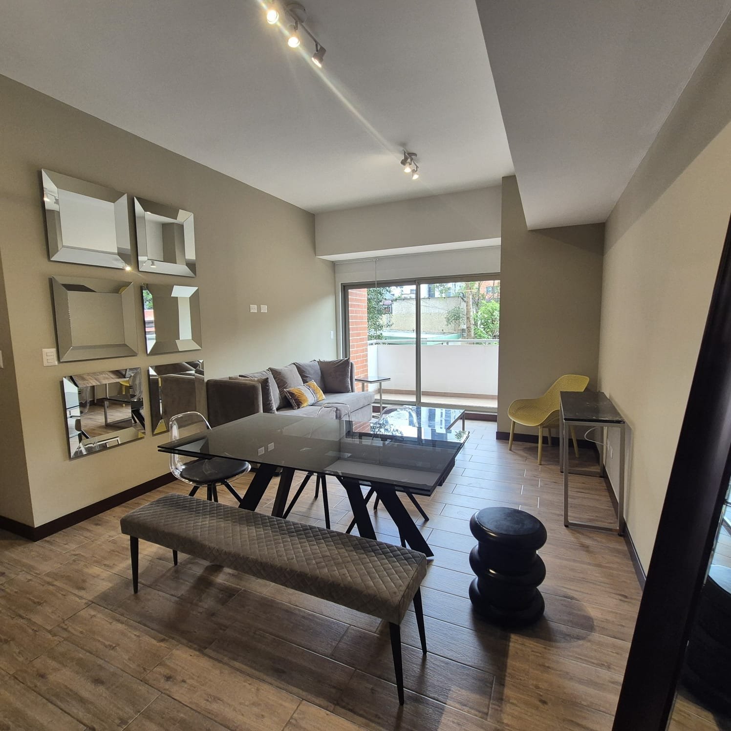 Apartamento en renta amueblado de 3 habitaciones en z10