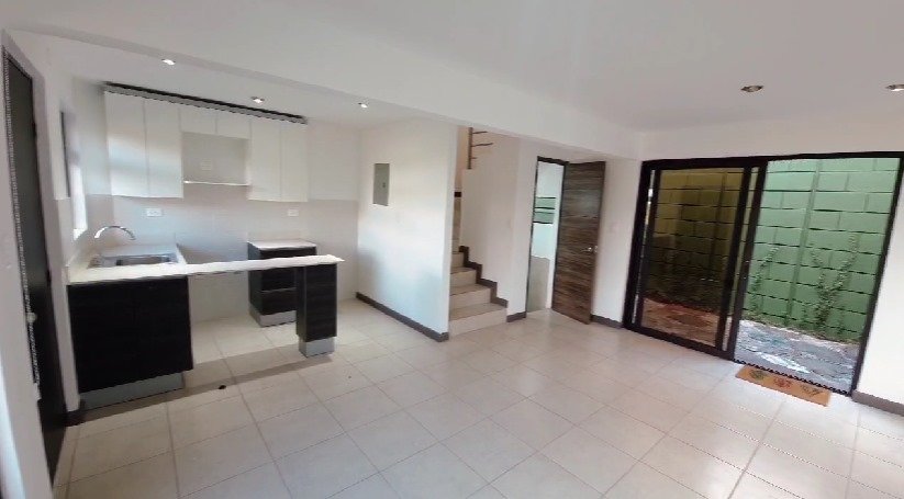 Casa en venta 3 niveles y 3 habitaciones en Km 20 fraijanes