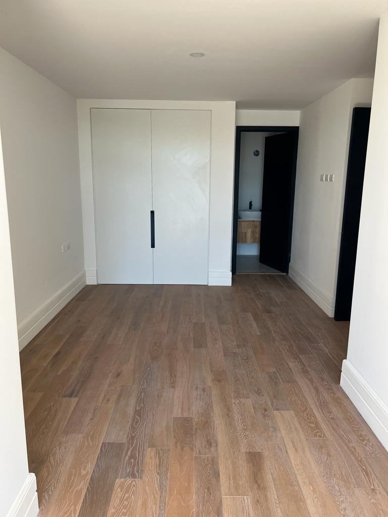 Apartamento en alquiler de 2 habitaciones con balcones en Z5