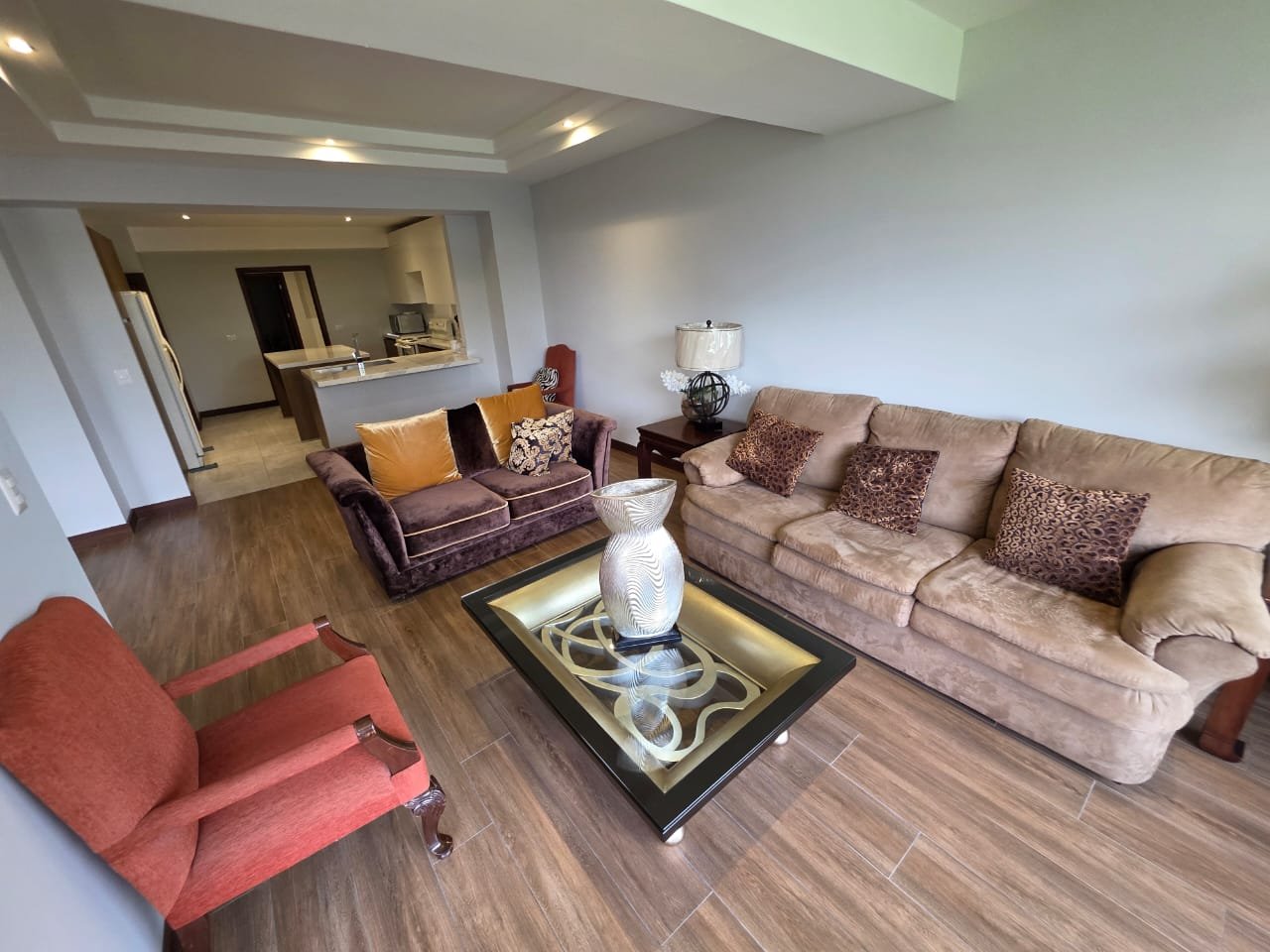 Apartamento en venta 3 habitaciones y hab de servicio en z10