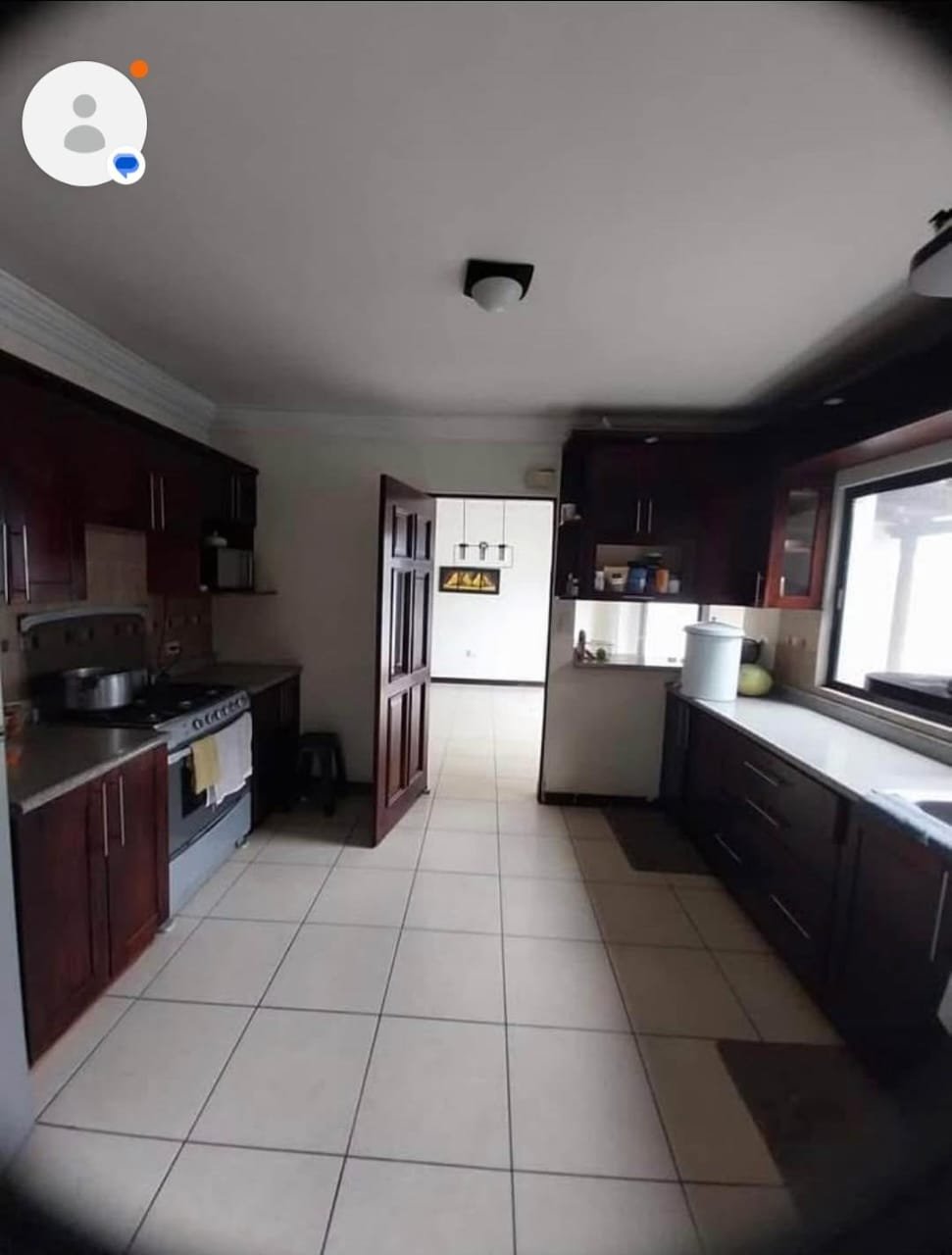 Casa en venta con 4 habitaciones en zona 8 de Mixco