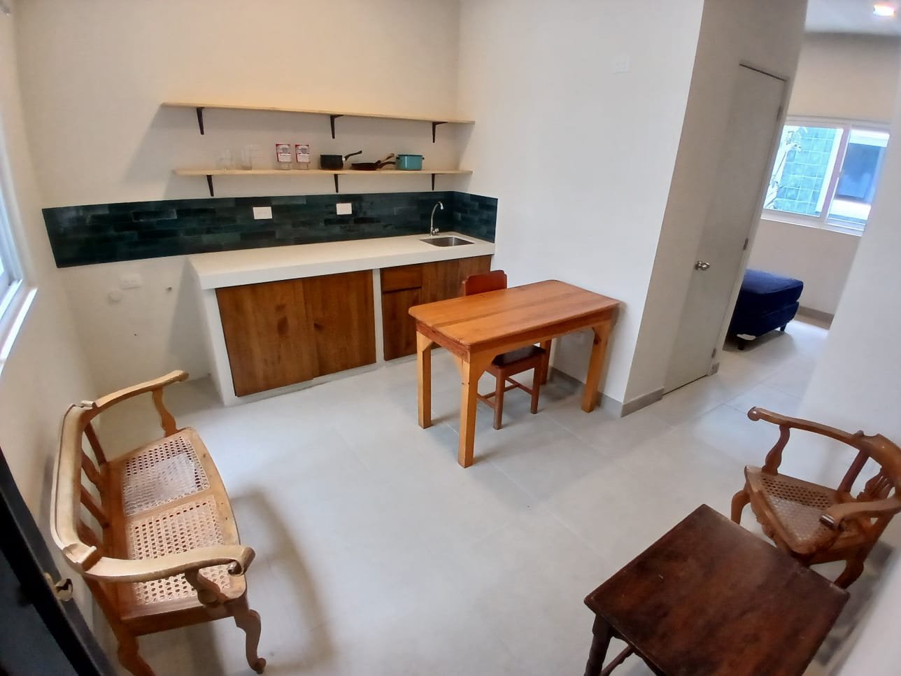 Apartamento en renta semiamueblado de 1 habitacion en zona 10