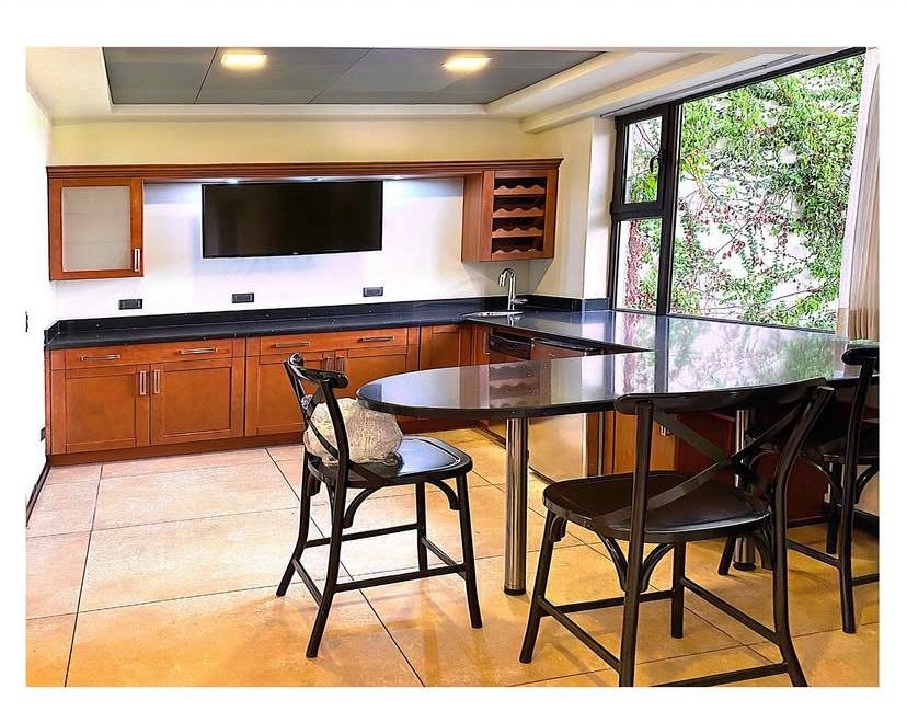 Casa en venta dentro de garita de 4 habitaciones en Z13