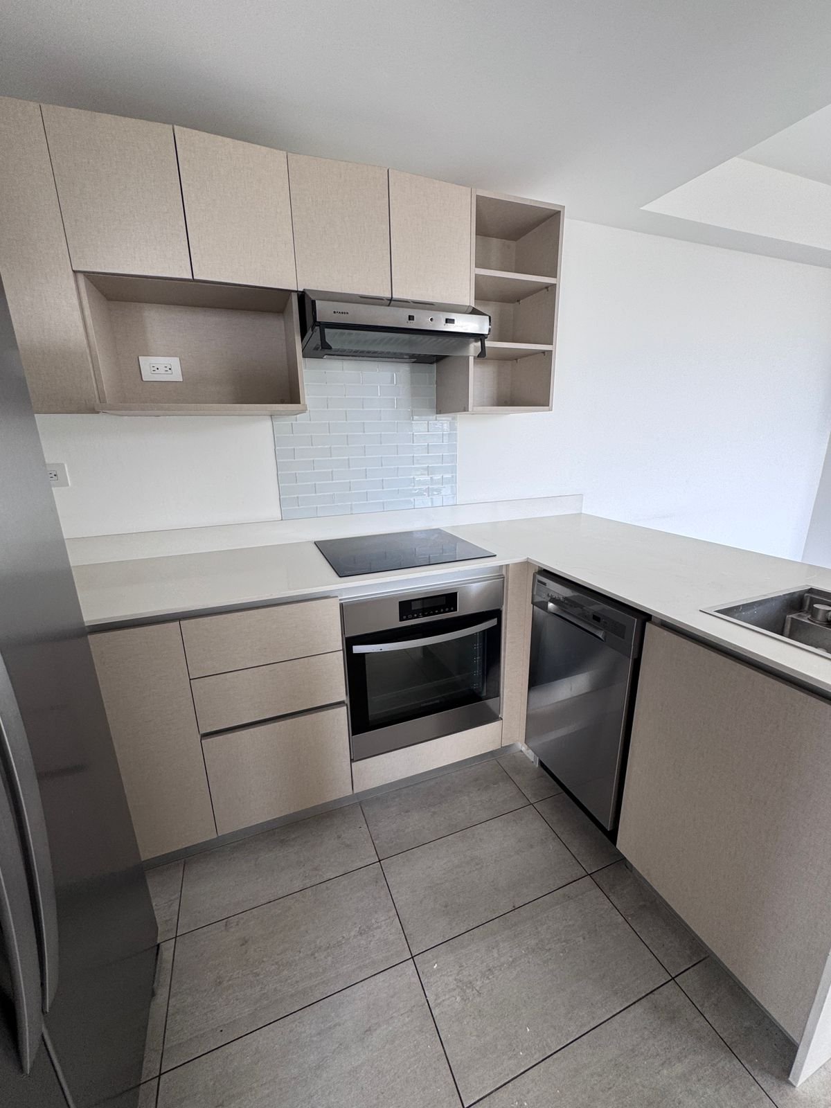 Apartamento en renta nivel alto de 2 habitaciones en zona 15