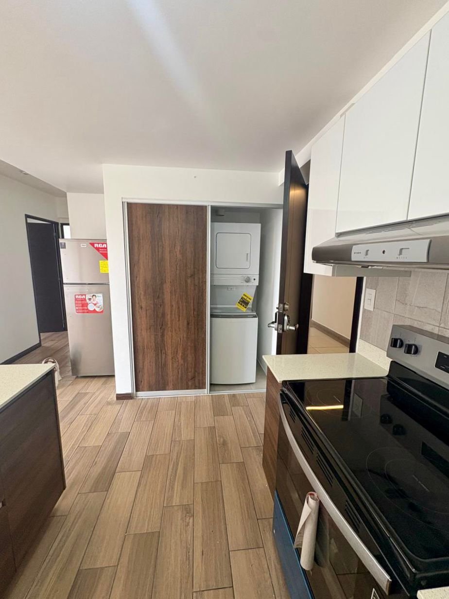 Apartamento en renta de 2 habitaciones con linea blanca en Z5