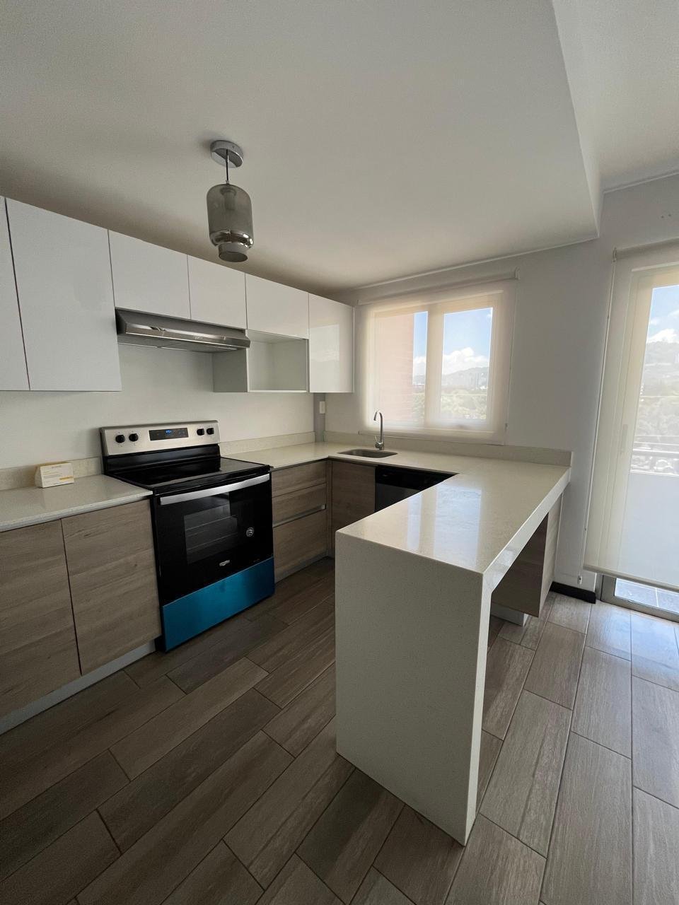 Apartamento en venta de 2 habitaciones y linea blanca en Z14