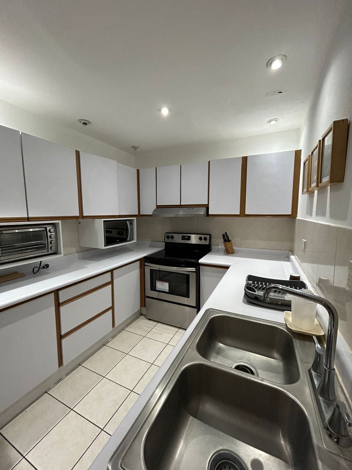 Apartamento amueblado en renta de 3 habitaciones en zona 14