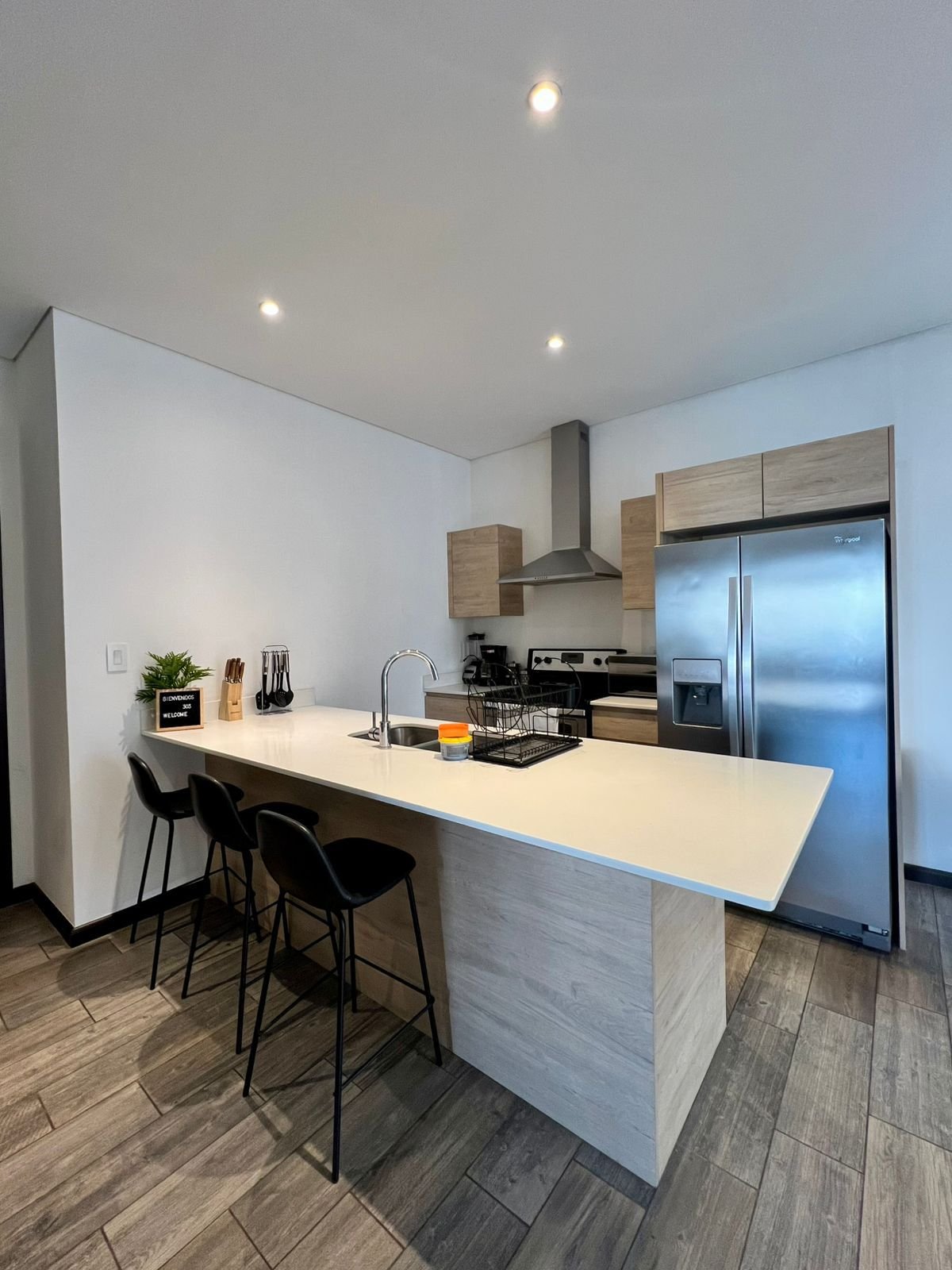 Apartamento en renta amueblado de 2 habitaciones en zona 16