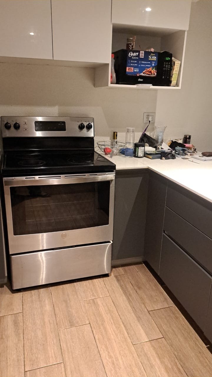 Apartamento en renta de 3 habitaciones nivel medio en zona 7