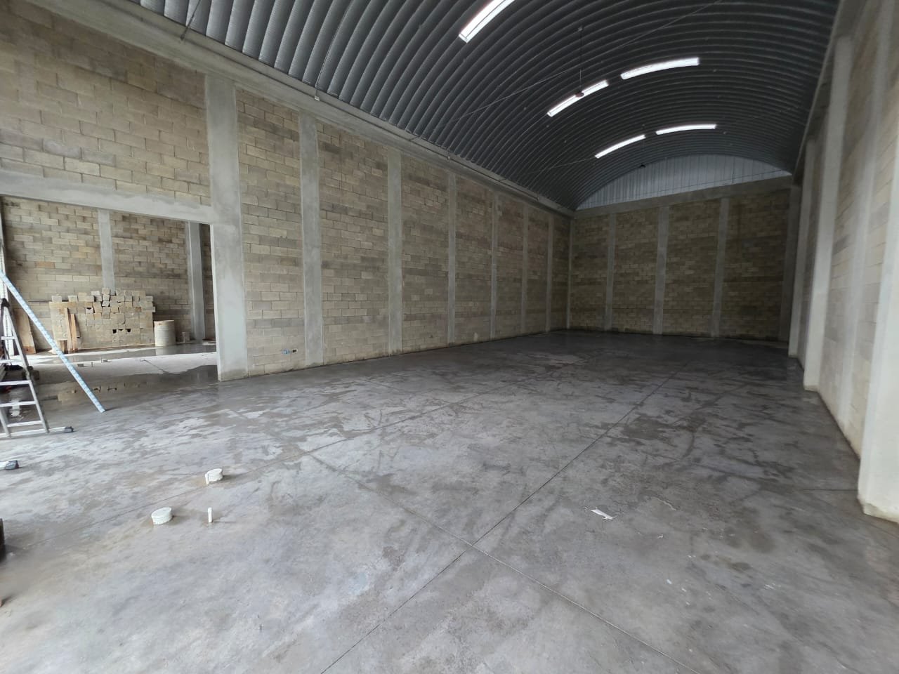 Renta de bodega de 600 metros en Kilometro 15.5 CAES