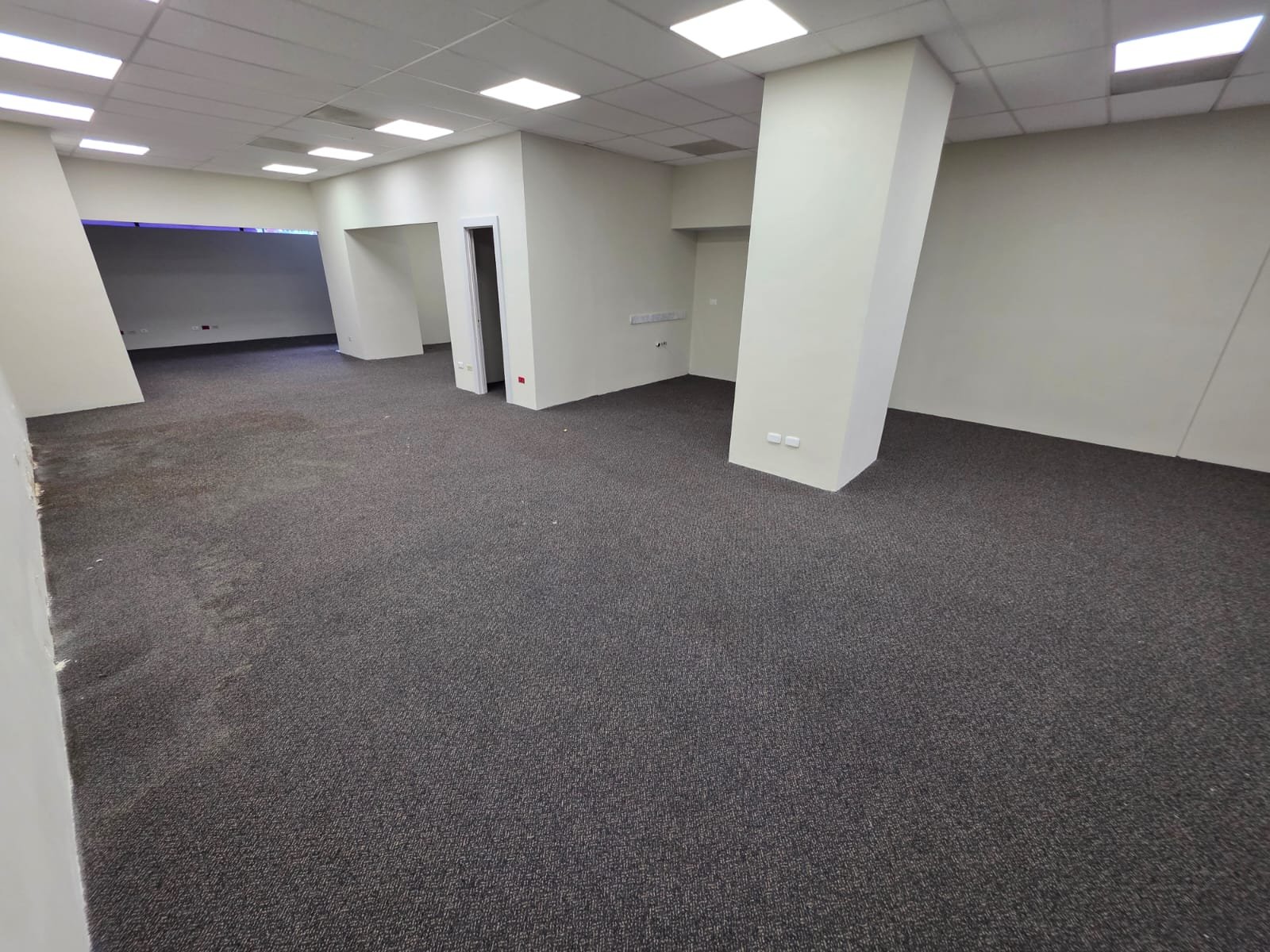 Local en renta en primer nivel en Edificio Corporativo de Z14