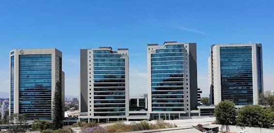 Oficina de 80 metros en renta en zona pradera zona 10