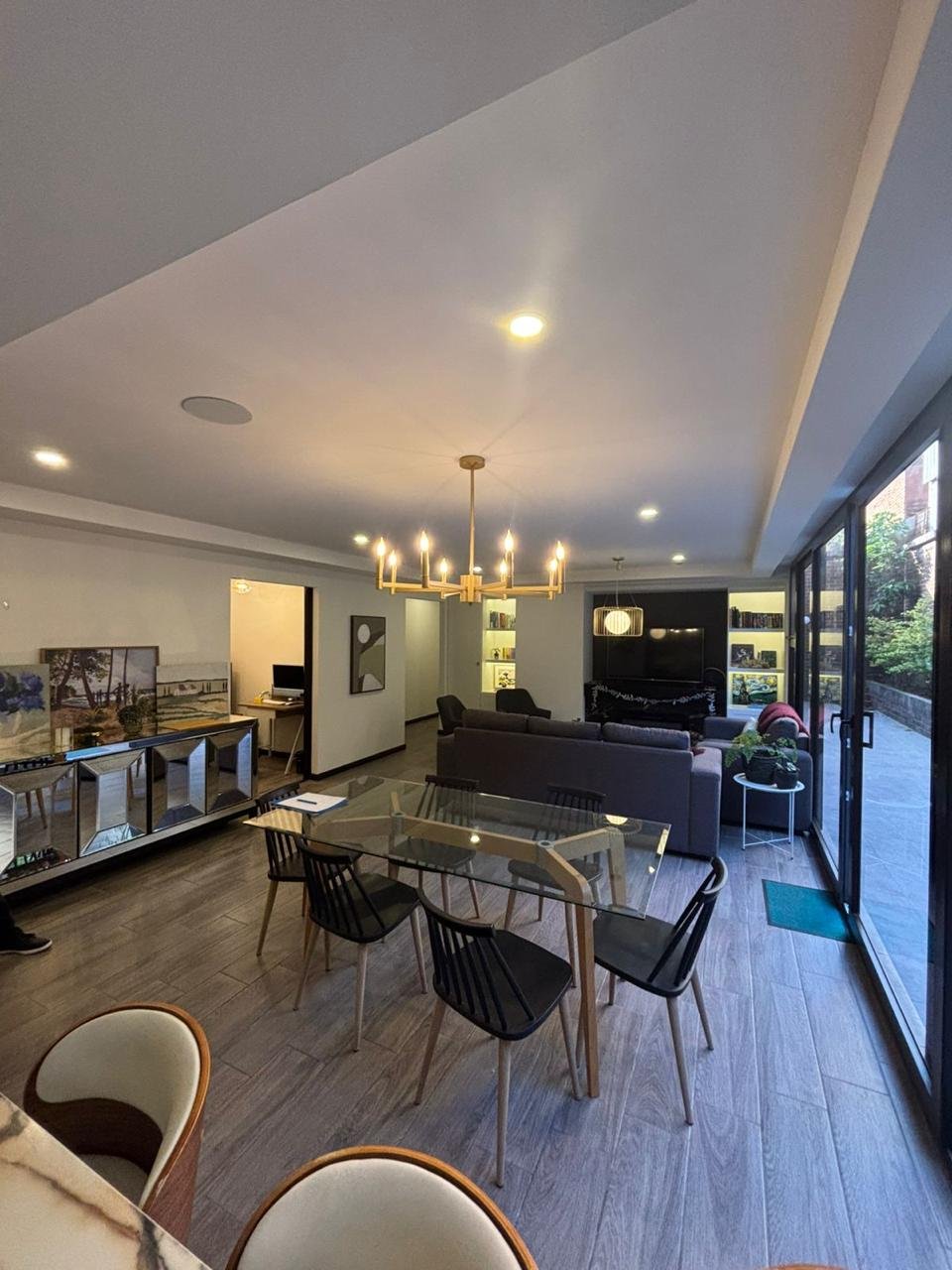 Apartamento con terraza en venta de 3 habitaciones en Z10