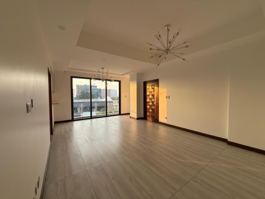 Apartamento en venta de 3 habitaciones y terraza en Z15