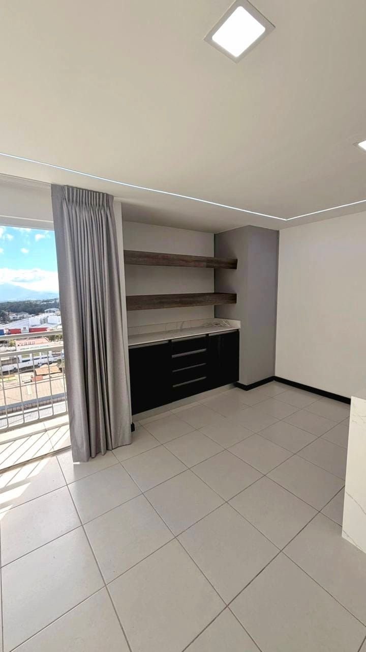 Penthouse en renta con jardin de 2 habitaciones en zona 7