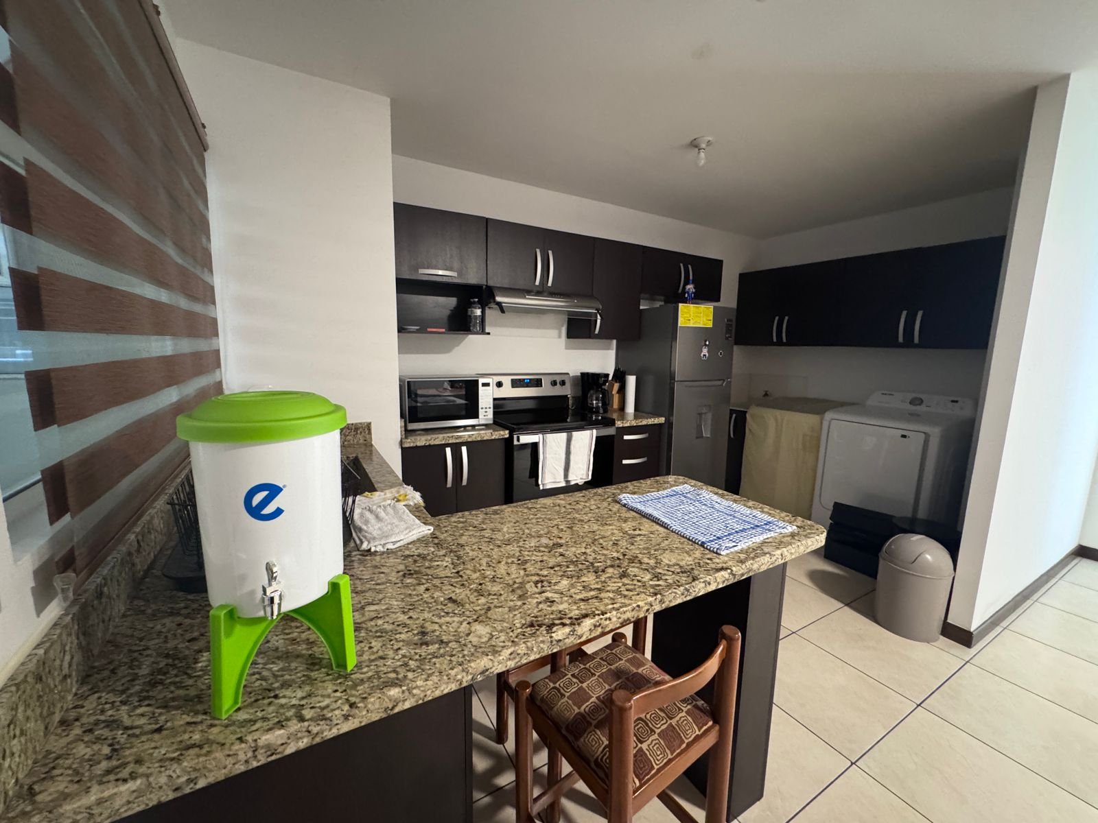 Apartamento en renta con linea blanca y 3 habitaciones en Z11