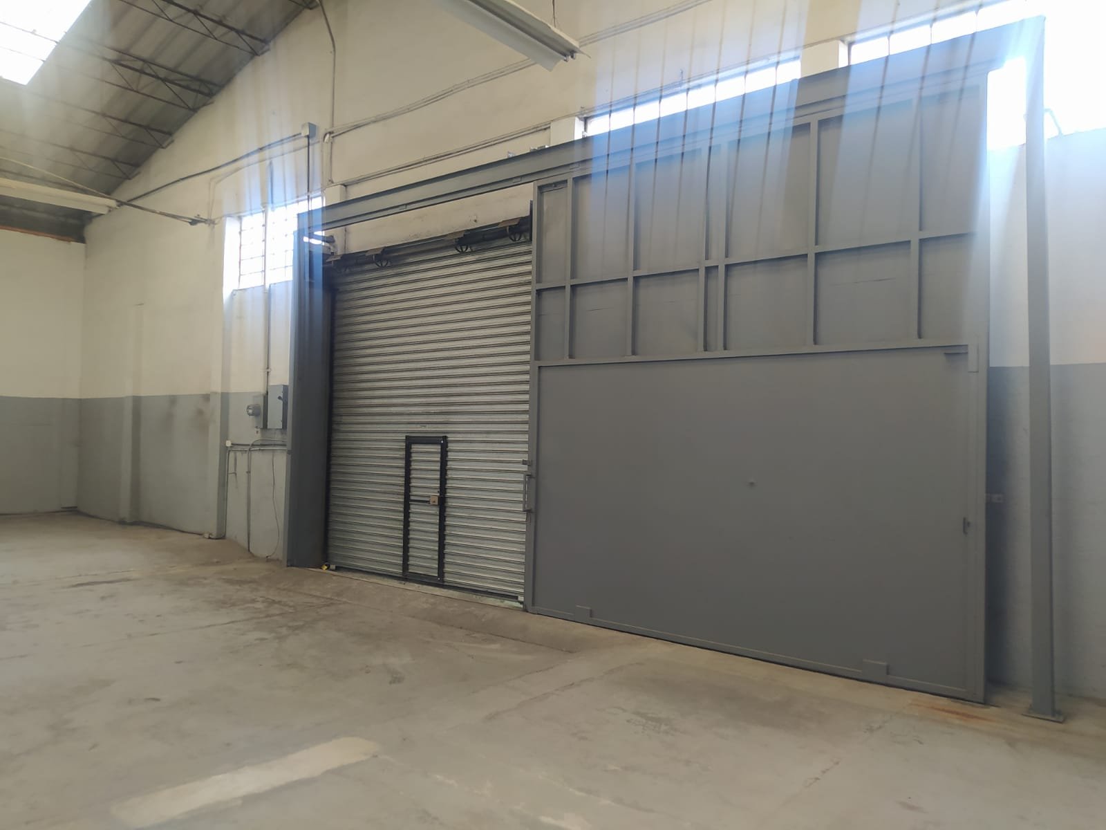 Ofibodega en renta de 800 metros en zona 1