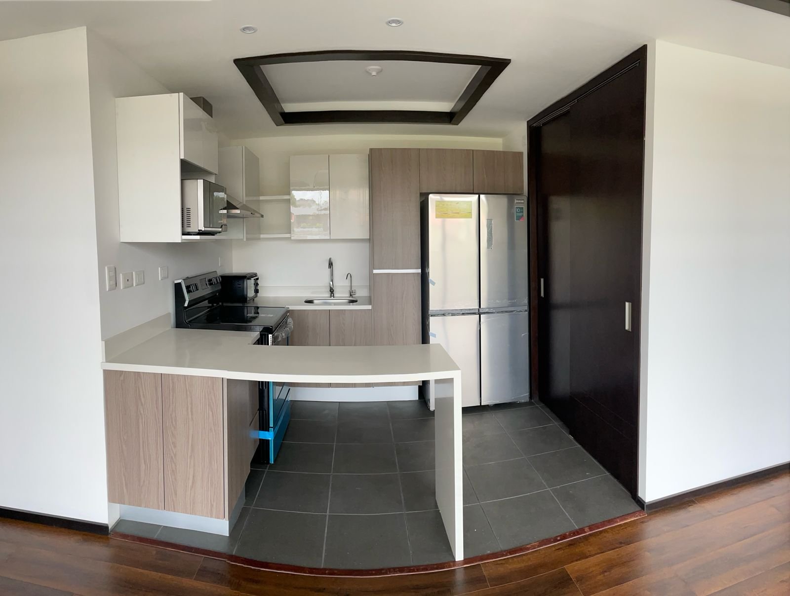 Apartamento con linea blanca en renta de 3 habitaciones Z12